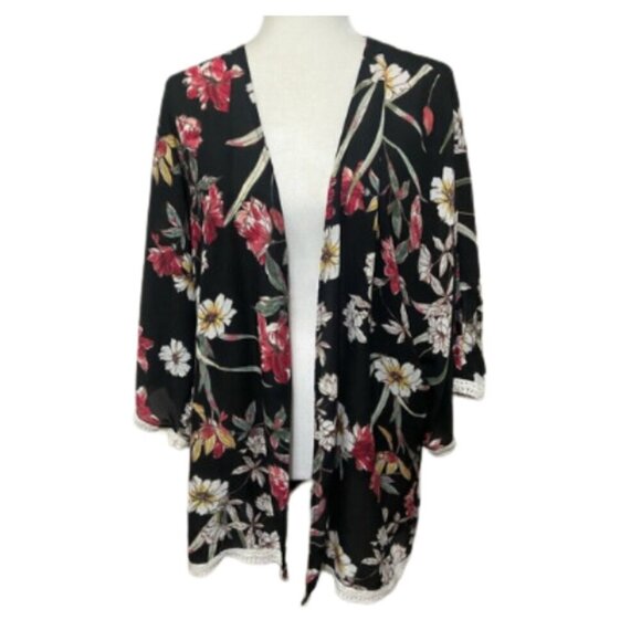 Wishful Park Other - Wishful Park LIKE NEW black floral feminine loose fit kimono crochet trim size M